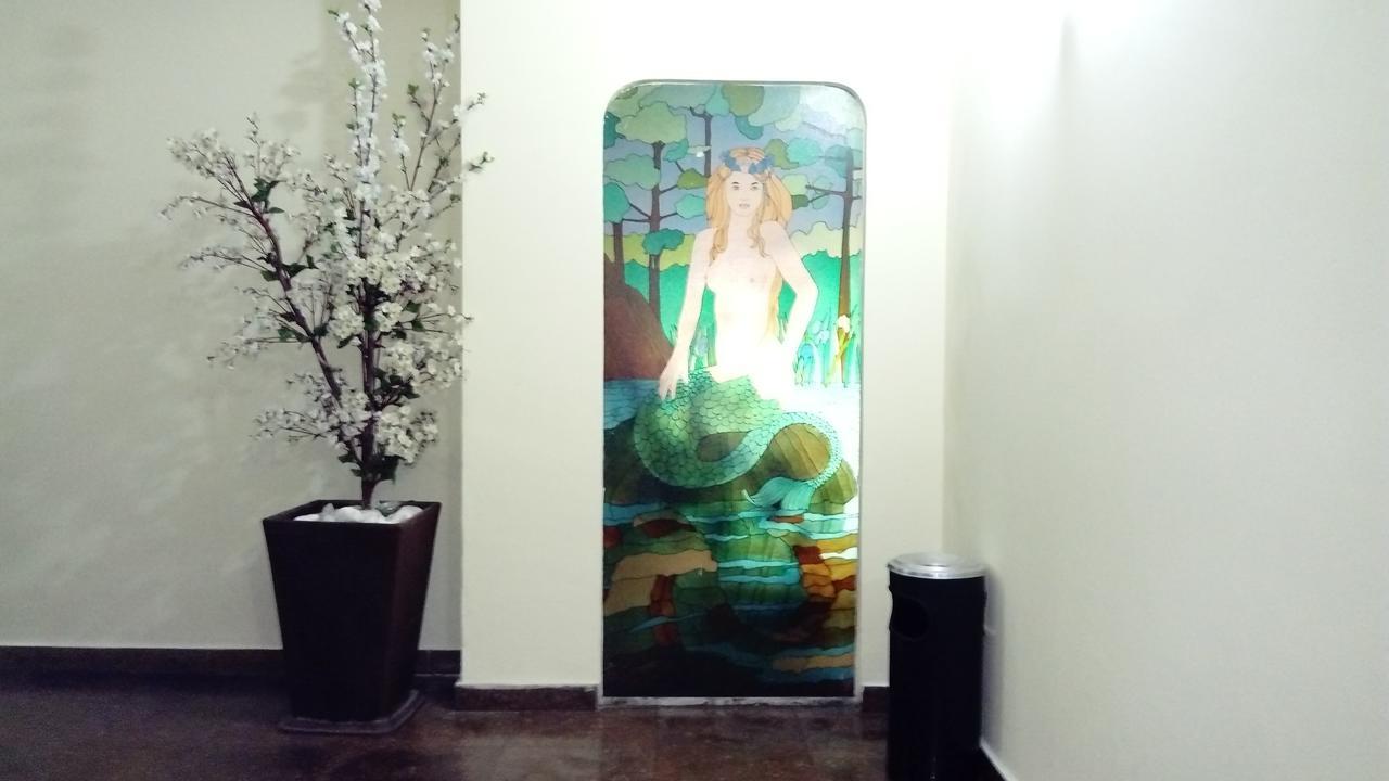 Ping Pong Hotel *